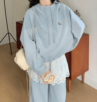 【レディースカジュアルファッション】ゆるっと楽かわいいスウェットセットアップ｜春先にぴったりのルーム＆ワンマイルウェア
