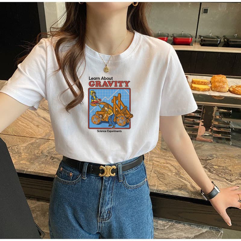 【レディースカジュアルファッション】フラワープリントコットンTシャツ｜春夏に映えるシンプルかわいい半袖トップス