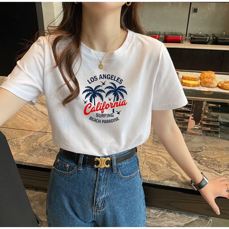 【レディースカジュアルファッション】フラワープリントコットンTシャツ｜春夏に映えるシンプルかわいい半袖トップス